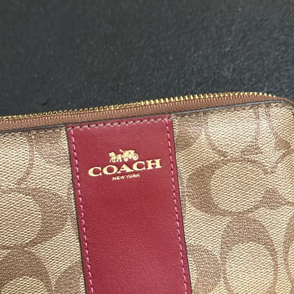 COACH corner zip wristlet monogram with burgundy stripe coated canvas - Picture 2 of 7